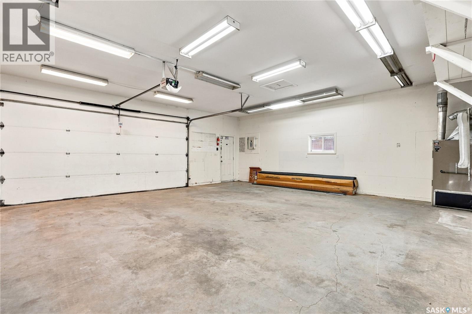 1016 Hastings STREET - Image 35