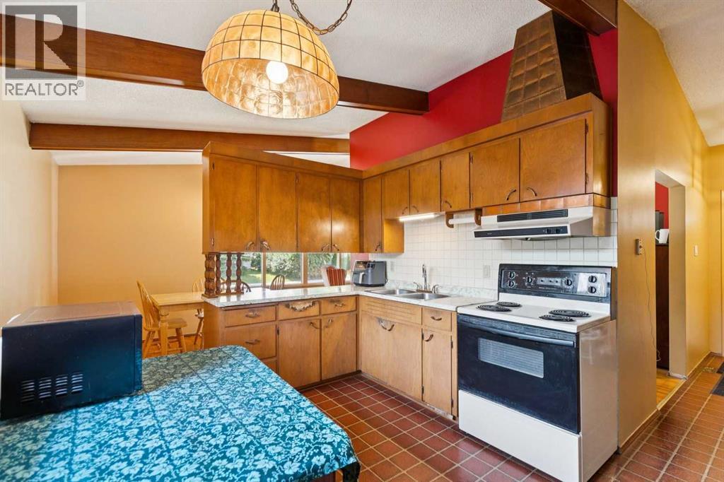 249 Wascana Crescent SE - 12