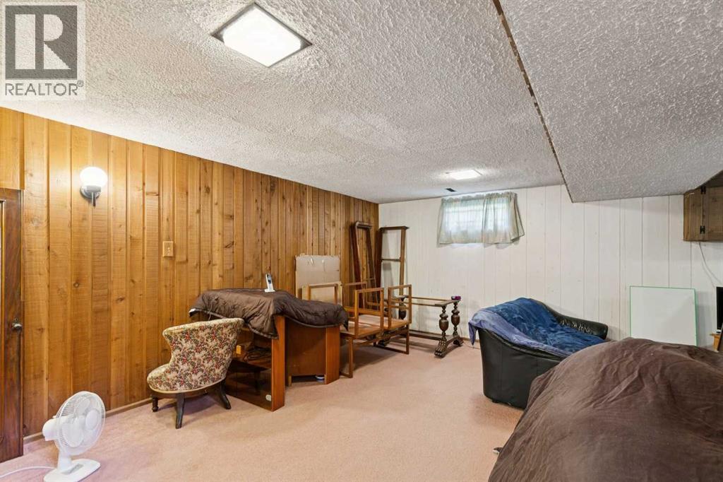249 Wascana Crescent SE - 23