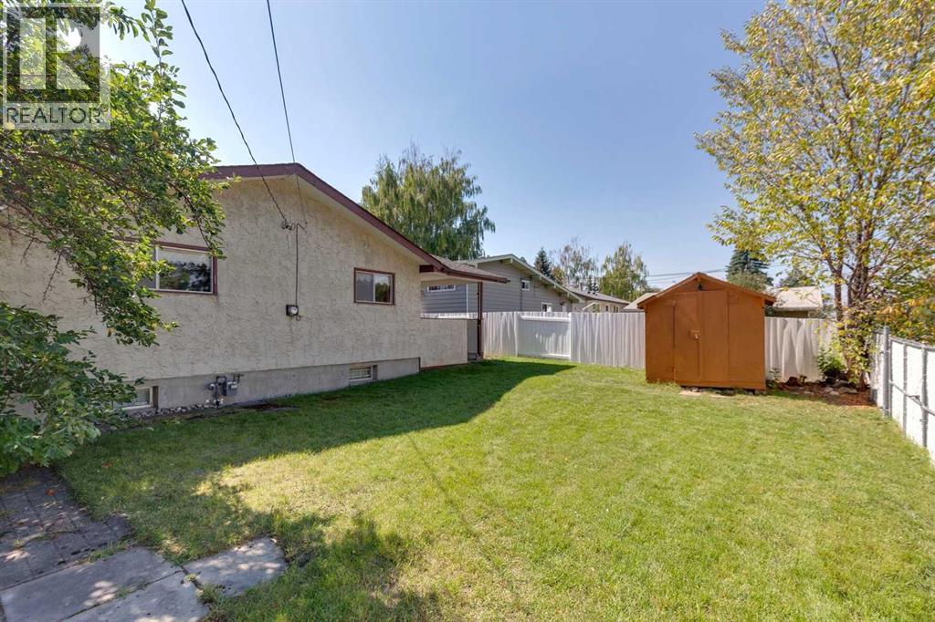 249 Wascana Crescent SE - 25