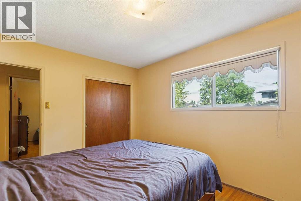 249 Wascana Crescent SE - 17