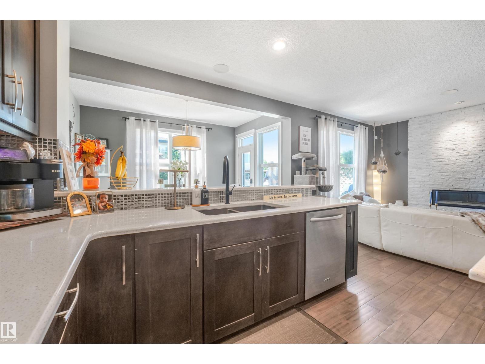 22123 95 AV NW - 13