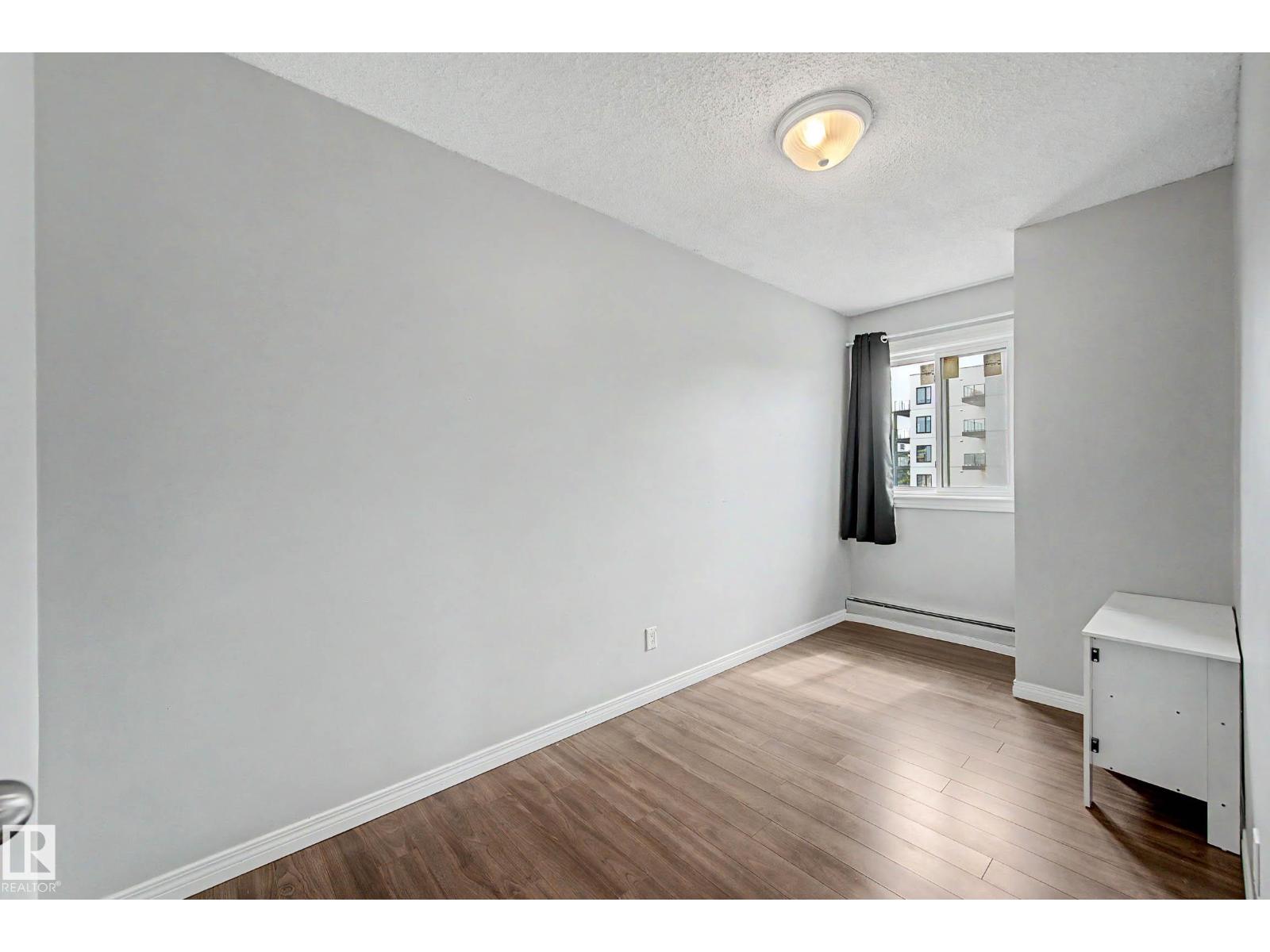 #16 11219 103A AV NW - 28