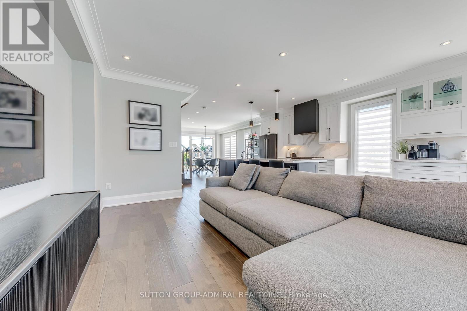 #1 2481 BADGER CRESCENT - Image 27
