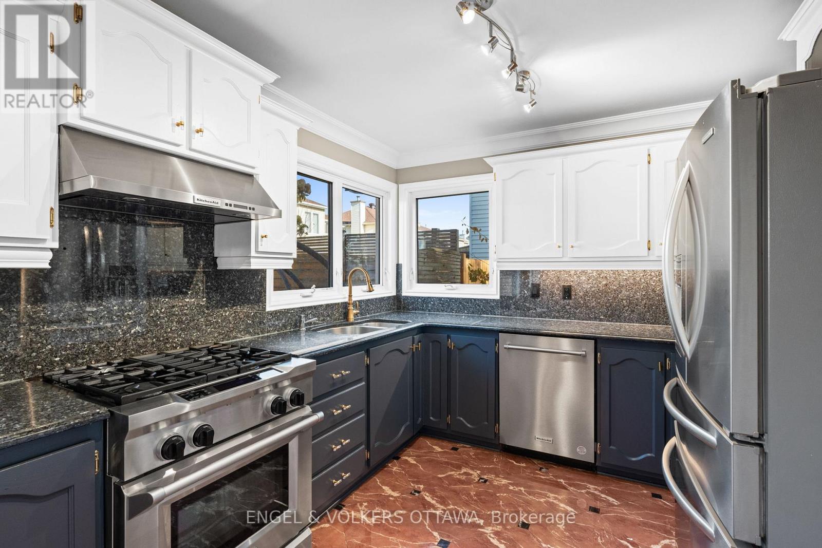 563 MERKLEY DRIVE - Image 9