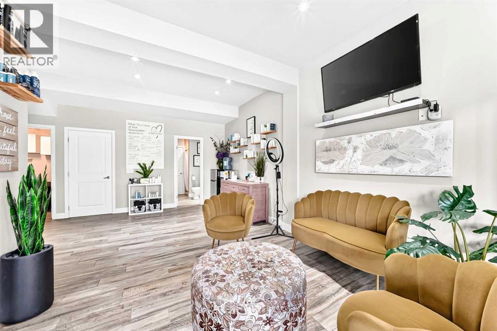 47 SAGE BLUFF Mews NW - 31