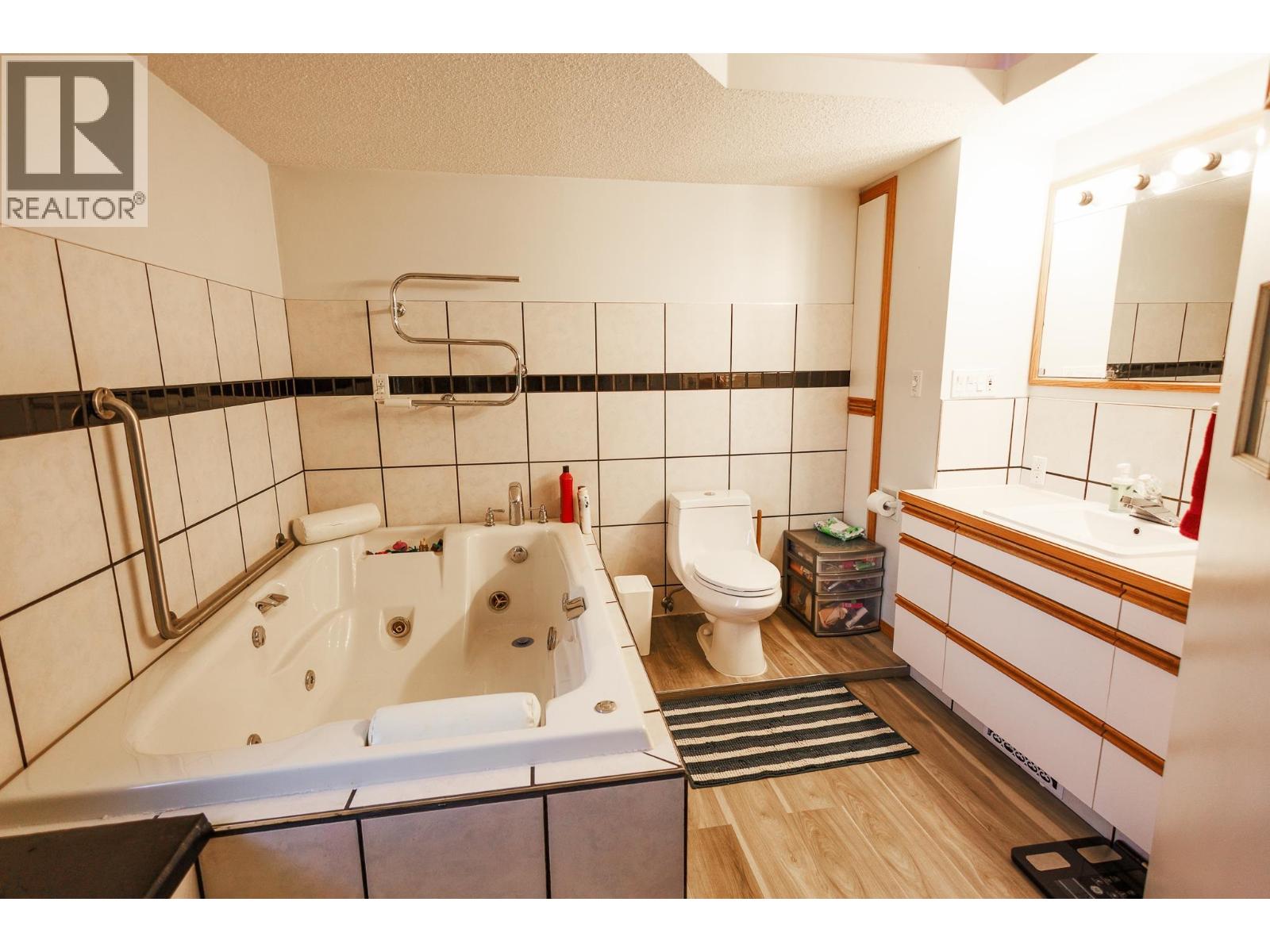 4523 GRAHAM AVENUE - Image 14
