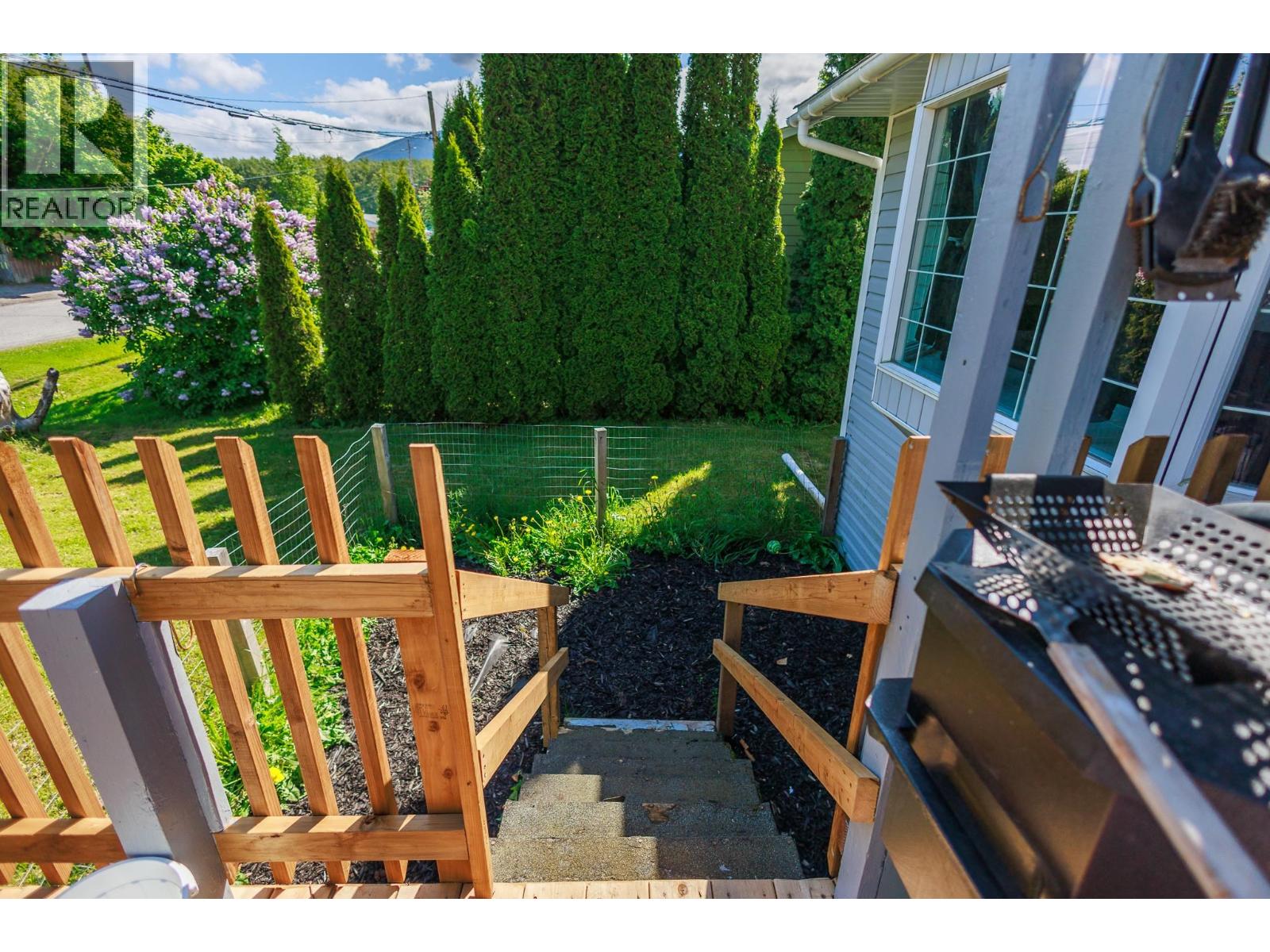 4523 GRAHAM AVENUE - 25