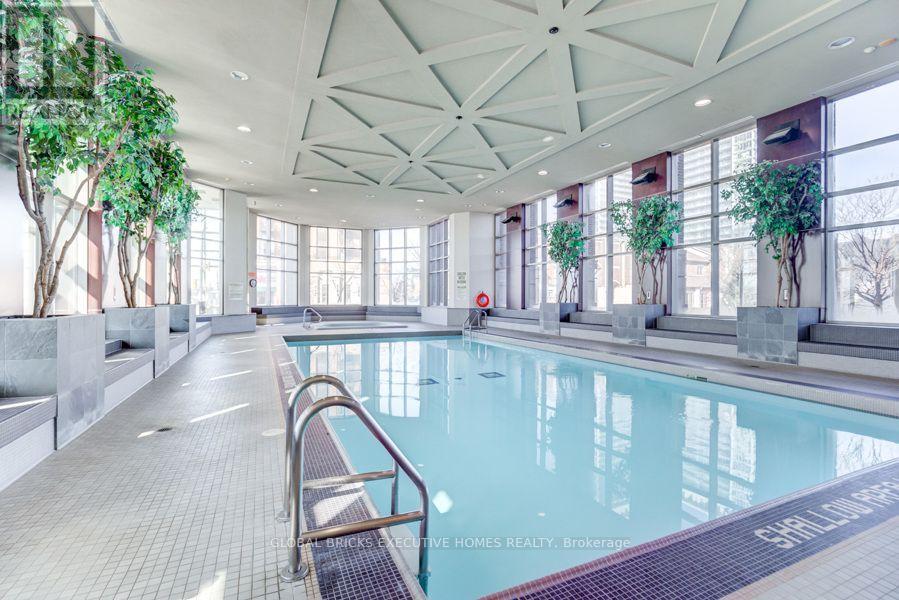 #2911 388 PRINCE OF WALES DRIVE - Image 31