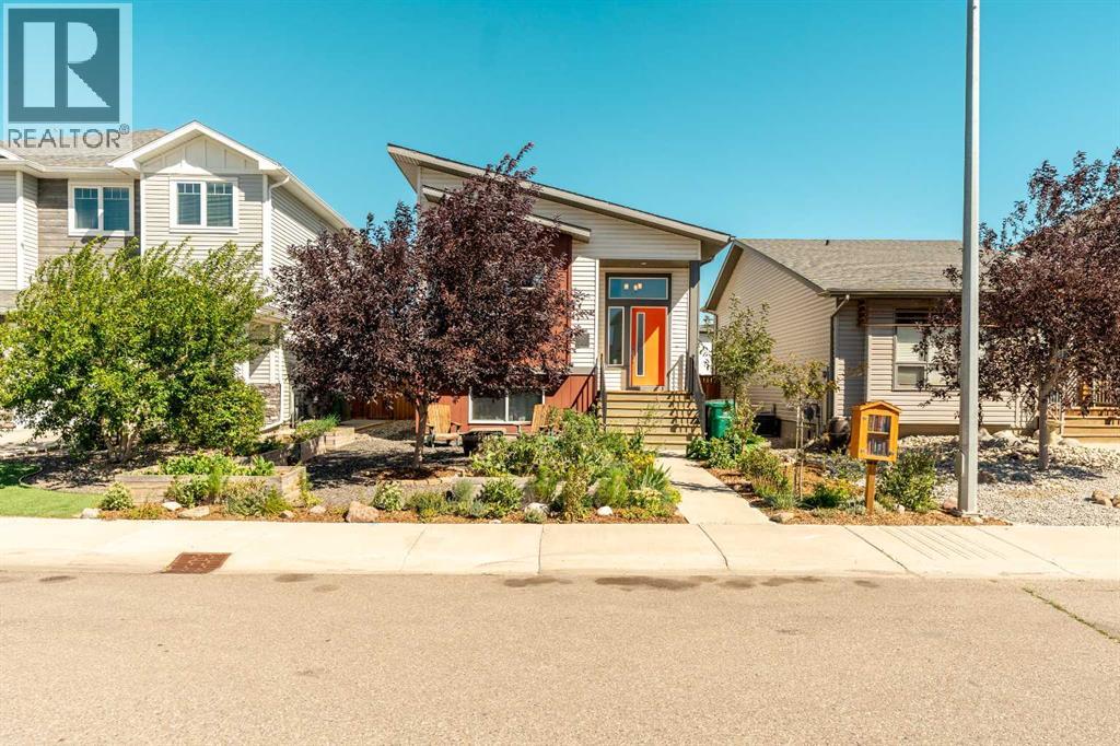 336 Crocus Terrace W - 2