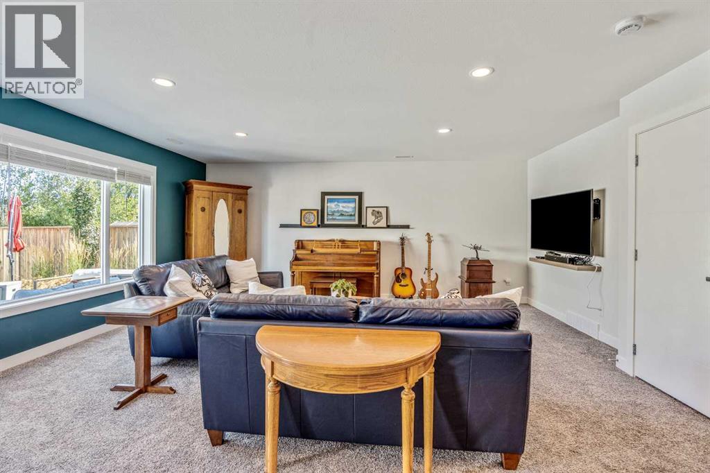 336 Crocus Terrace W - 29