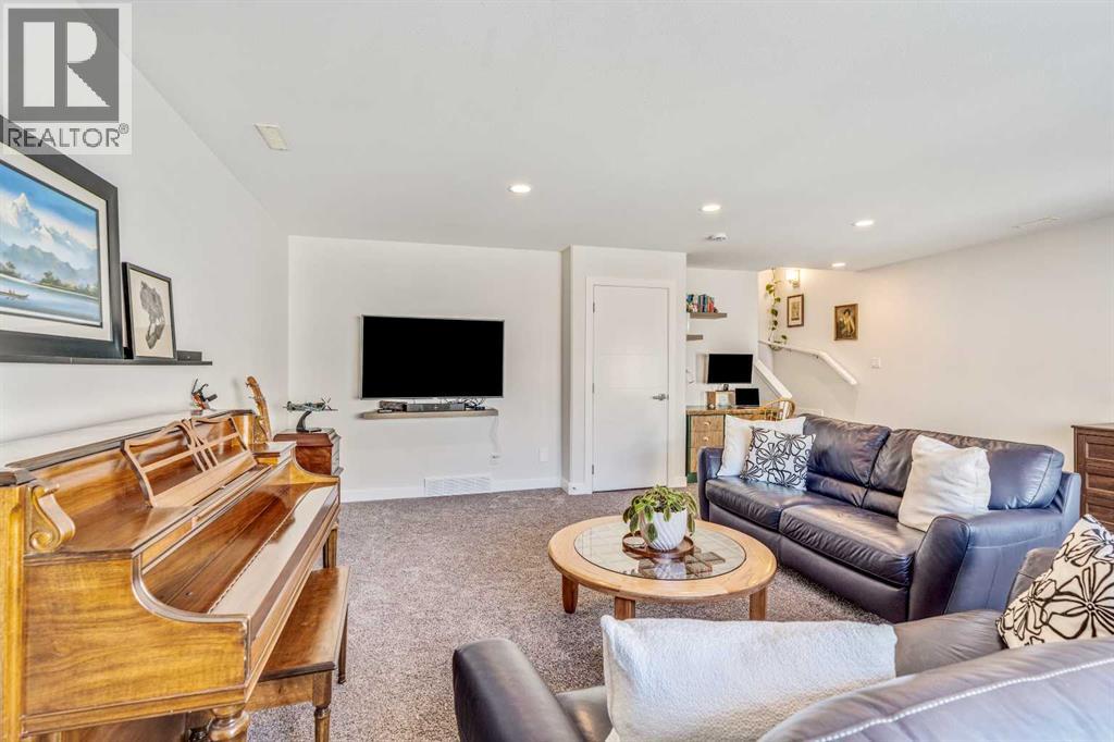 336 Crocus Terrace W - 31