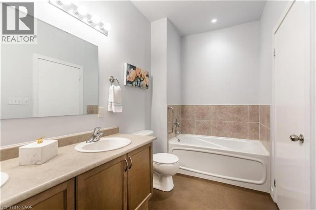 #106 66 BAY Street - 16
