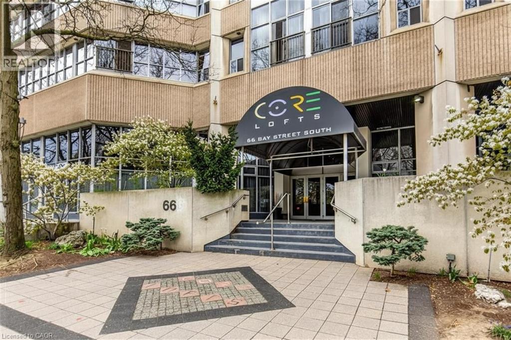 #106 66 BAY Street - 2