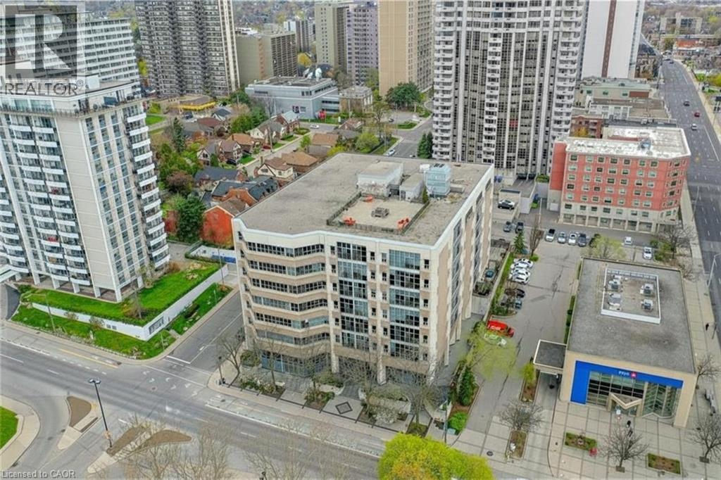#106 66 BAY Street - 22
