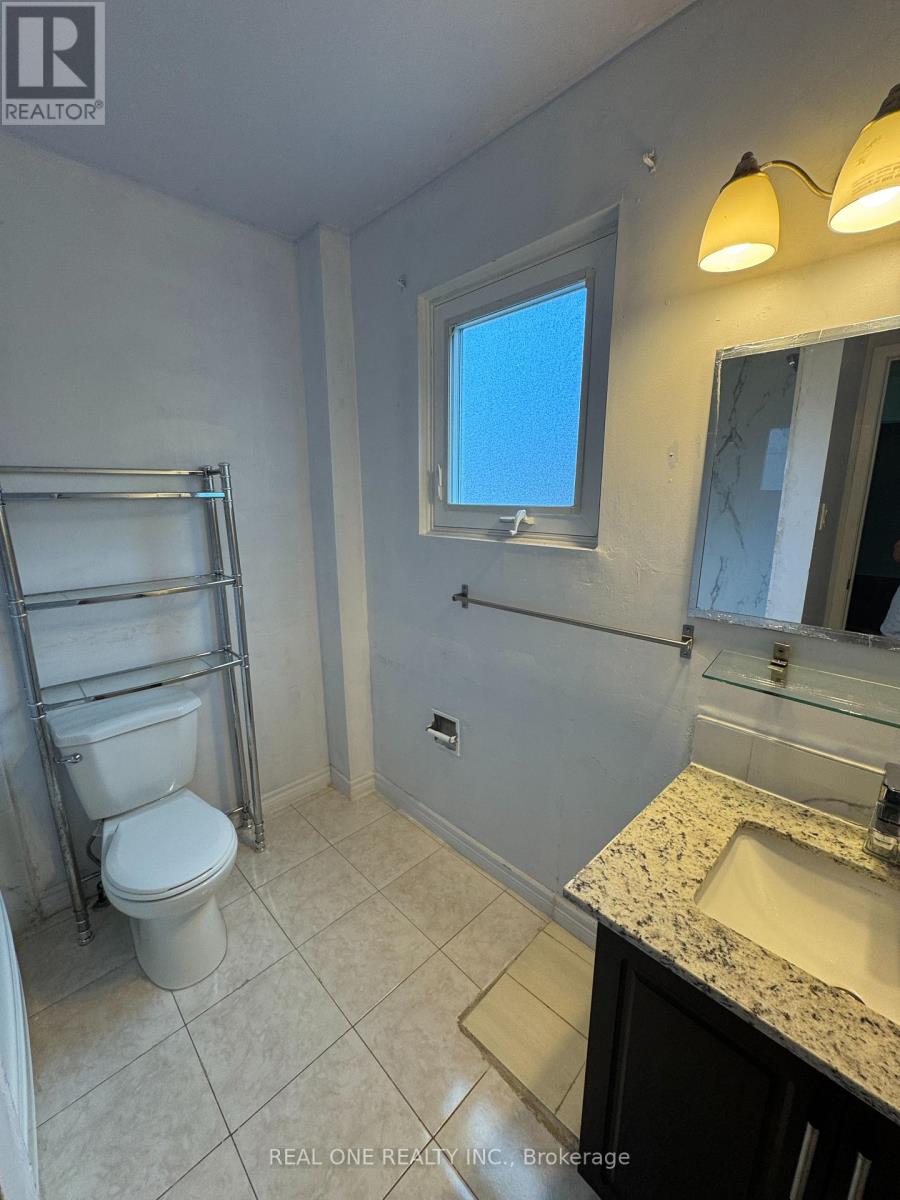 #16 72 DUSAY PLACE - 11