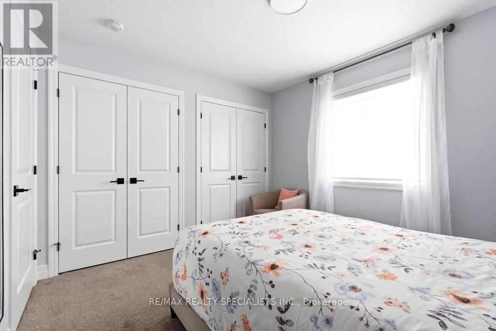 45 PEGGY AVENUE - 26