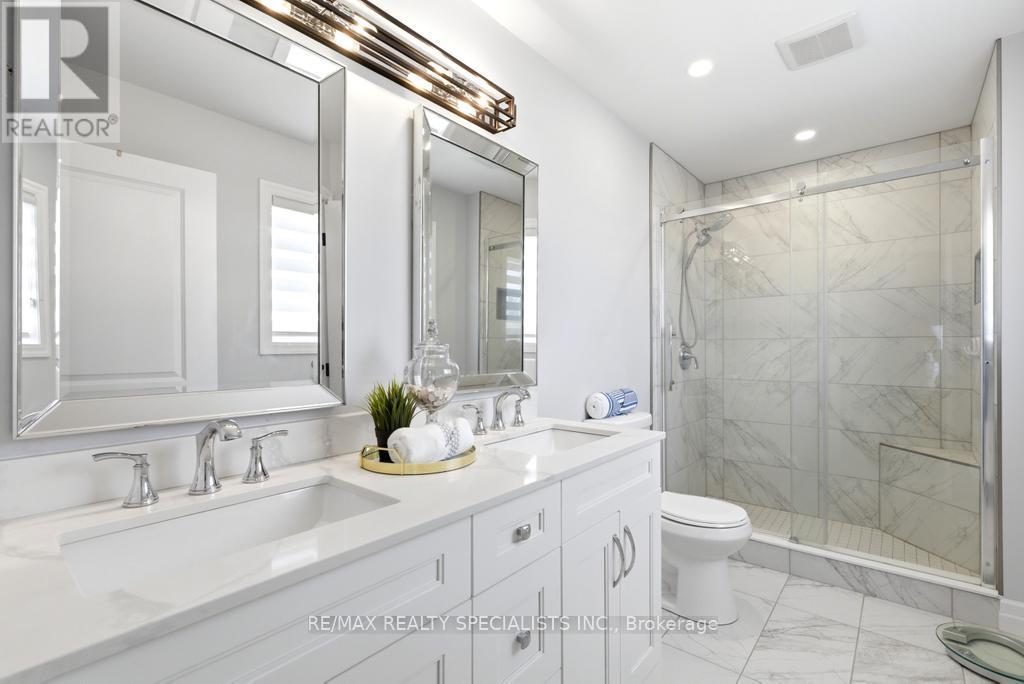 45 PEGGY AVENUE - 30