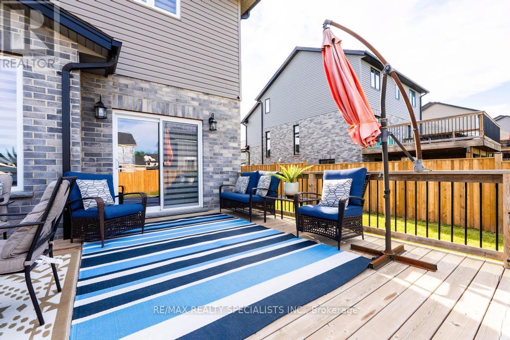 45 PEGGY AVENUE - 43