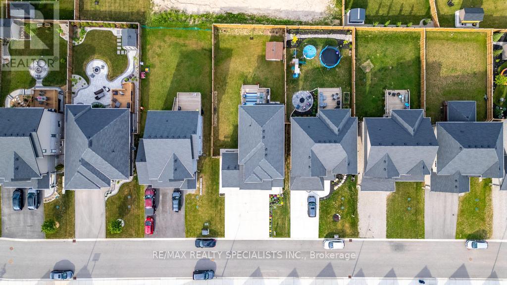 45 PEGGY AVENUE - 45