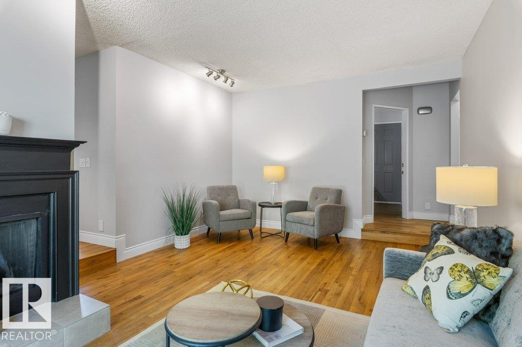 16715 98 ST NW - 6