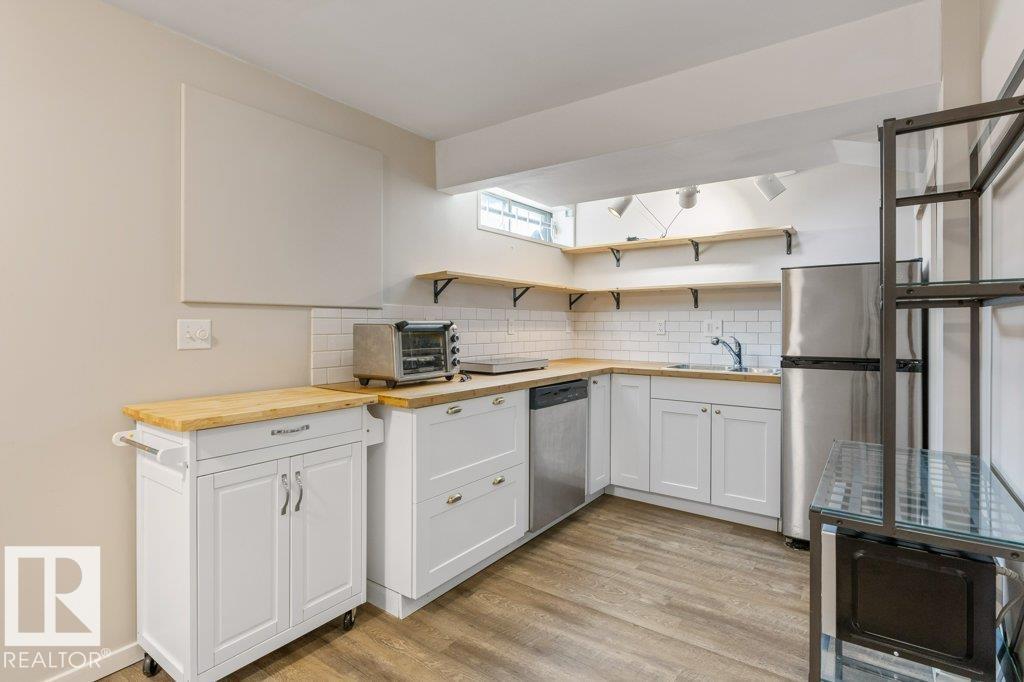 16715 98 ST NW - 29
