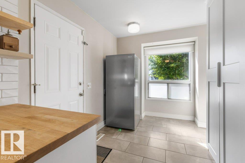 16715 98 ST NW - 17