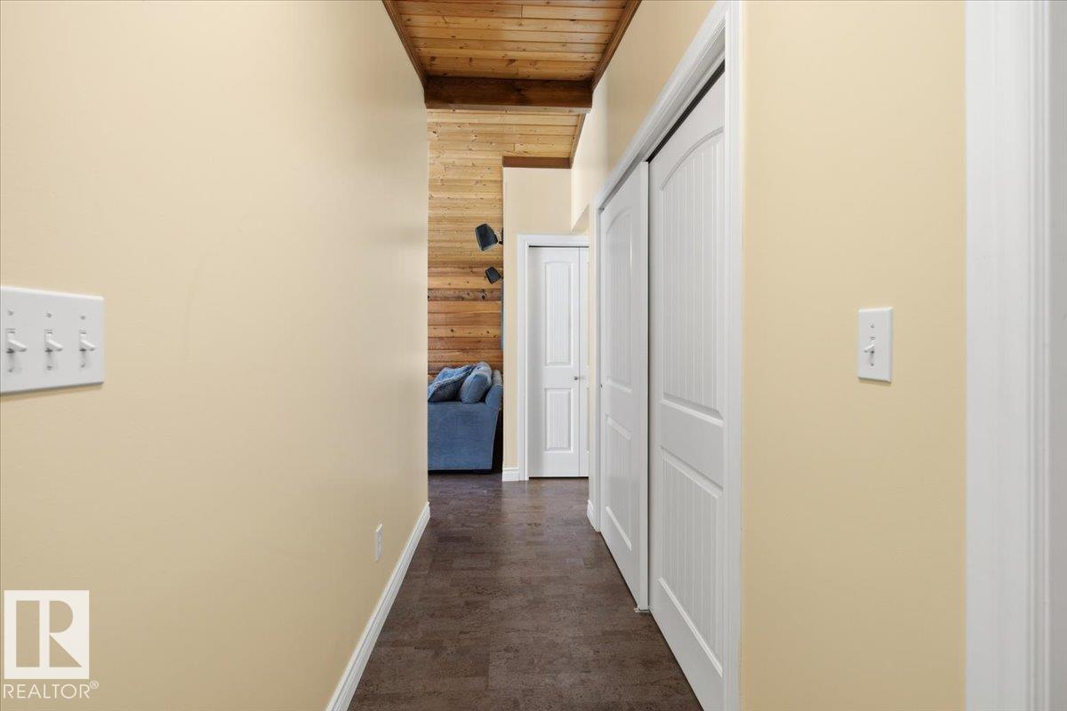 16 Lakeshore DR - Image 18