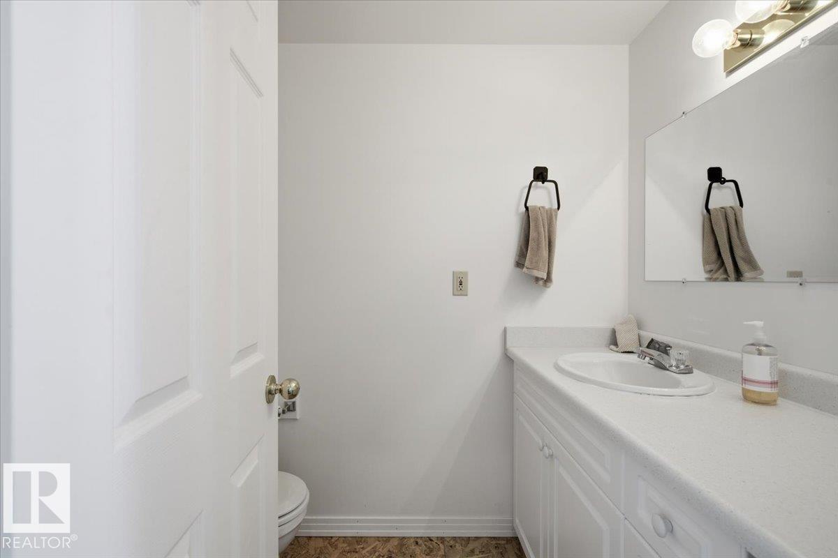 16 Lakeshore DR - 23