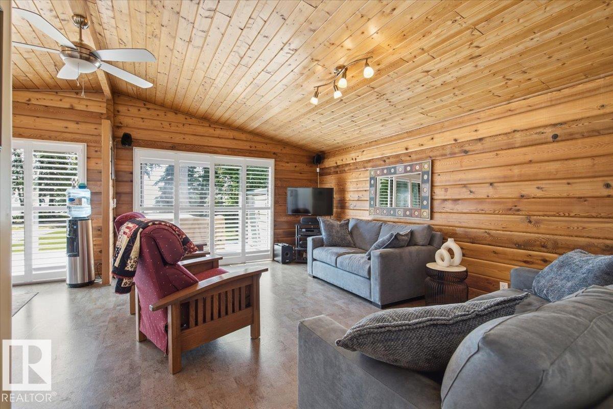16 Lakeshore DR - Image 3