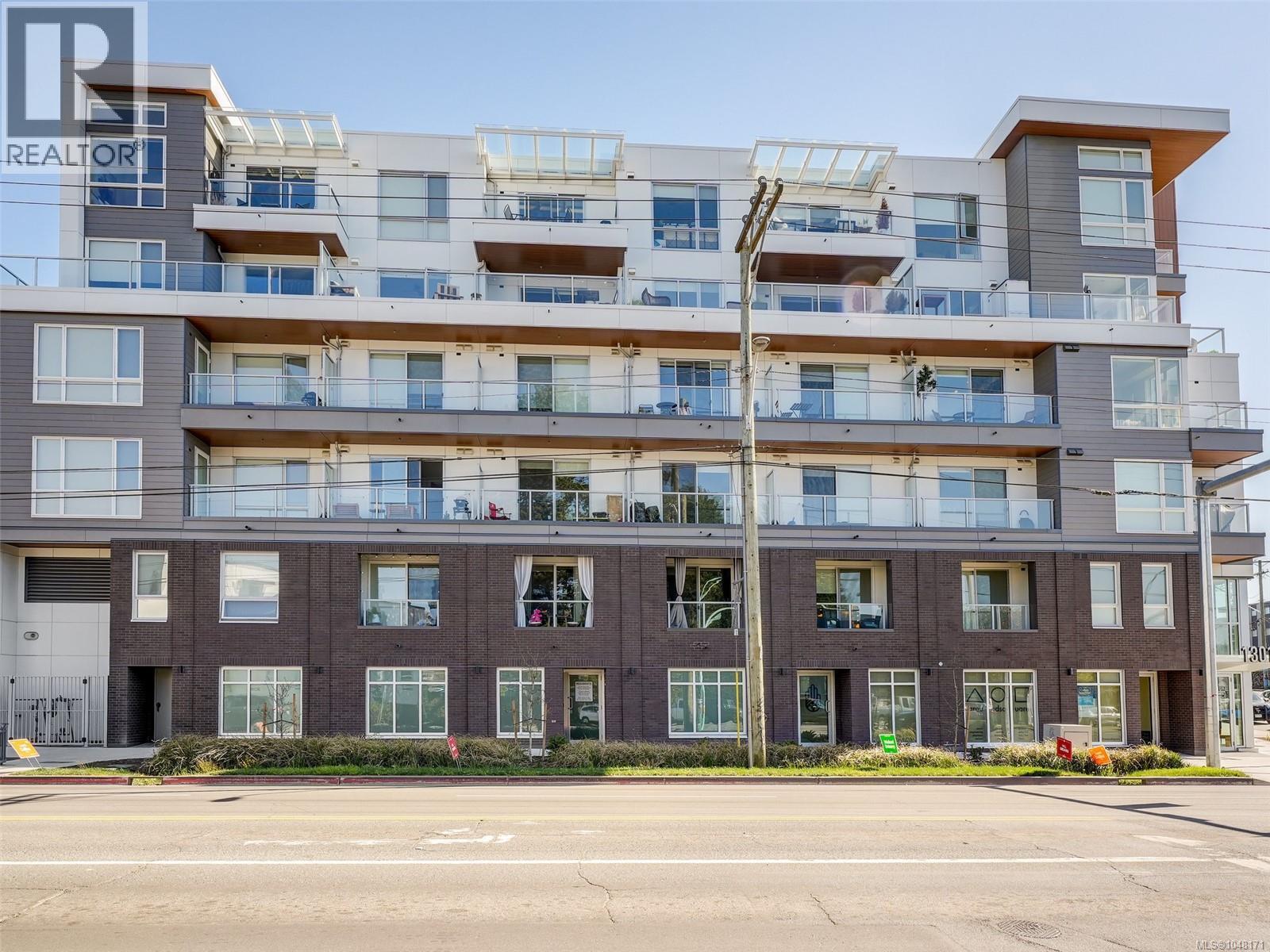 #308 1301 Hillside Ave - 23