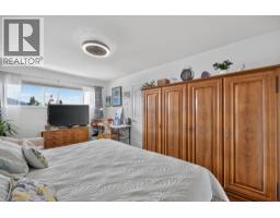 Kitchen - 5868 Macgregor Road, Peachland, BC V0H1X4 Photo 16