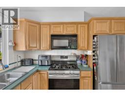 Dining room - 5868 Macgregor Road, Peachland, BC V0H1X4 Photo 14