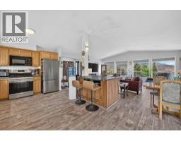 Bedroom - 5868 Macgregor Road, Peachland, BC V0H1X4 Photo 10