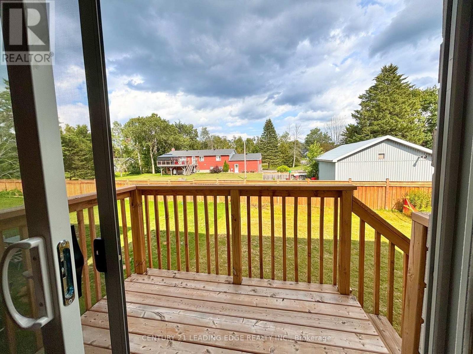 19 WAKEFIELD BOULEVARD - 35