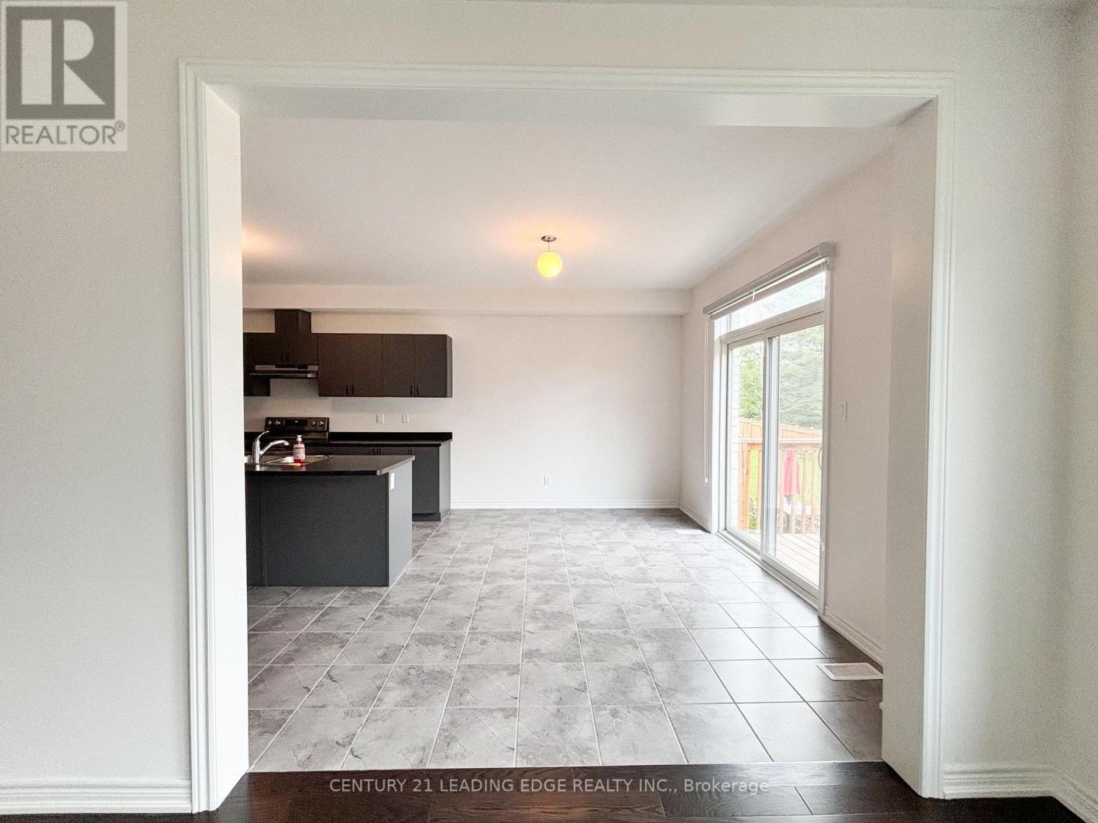 19 WAKEFIELD BOULEVARD - Image 9