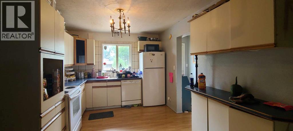 4709 53 Avenue - 2