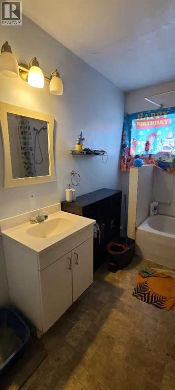4709 53 Avenue - Image 4