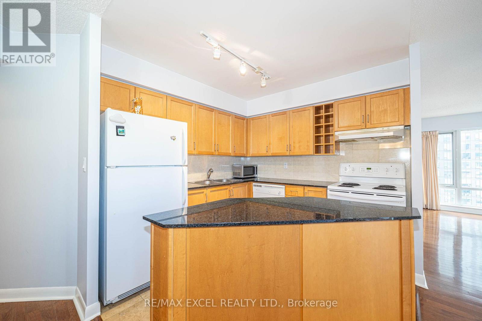 #2108 210 VICTORIA STREET - Image 9