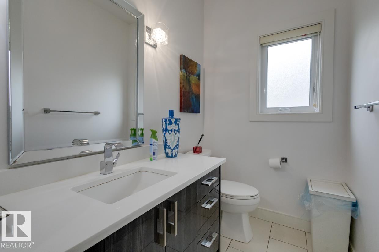 11045 85 AV NW - 26