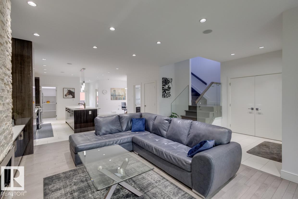 11045 85 AV NW - Image 11