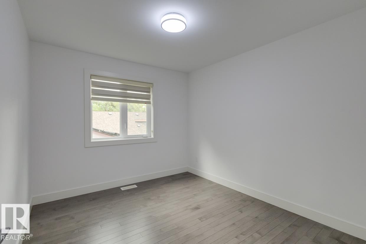 11045 85 AV NW - 36