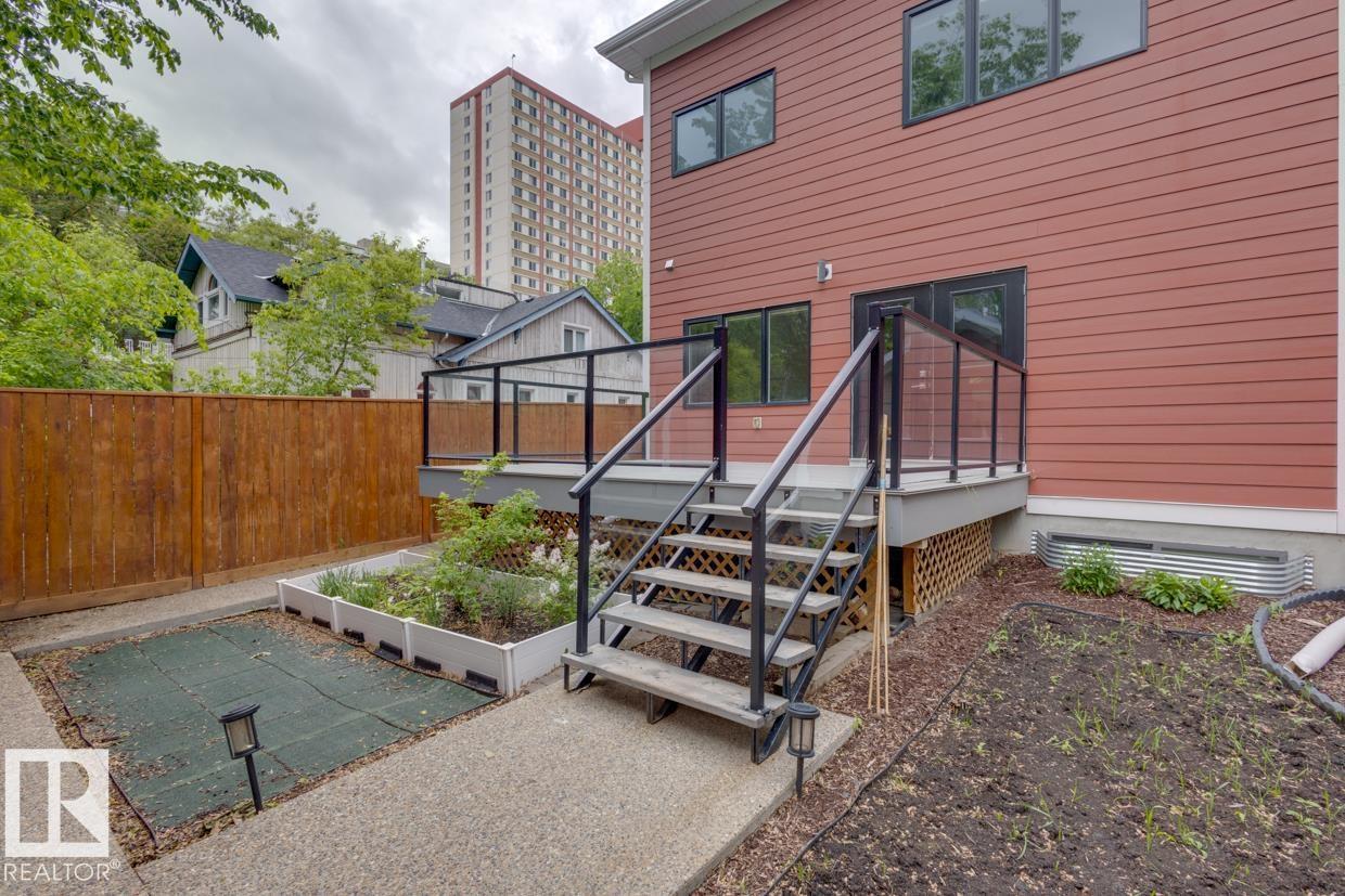 11045 85 AV NW - 57