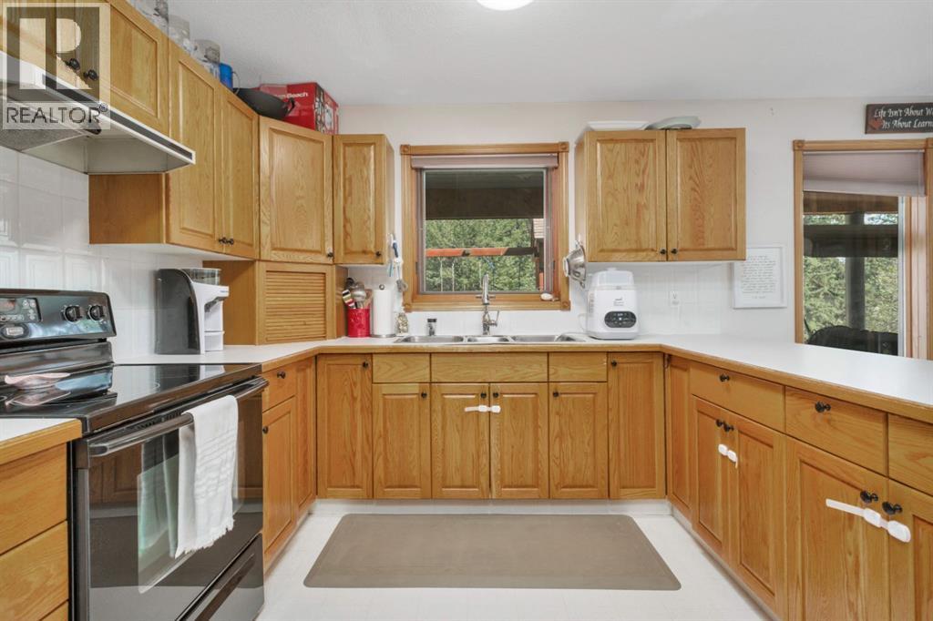 4 GREENWOOD Way - 5
