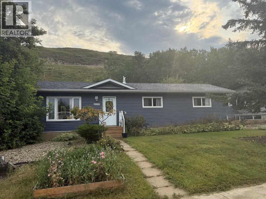 10337 110 Avenue - 1