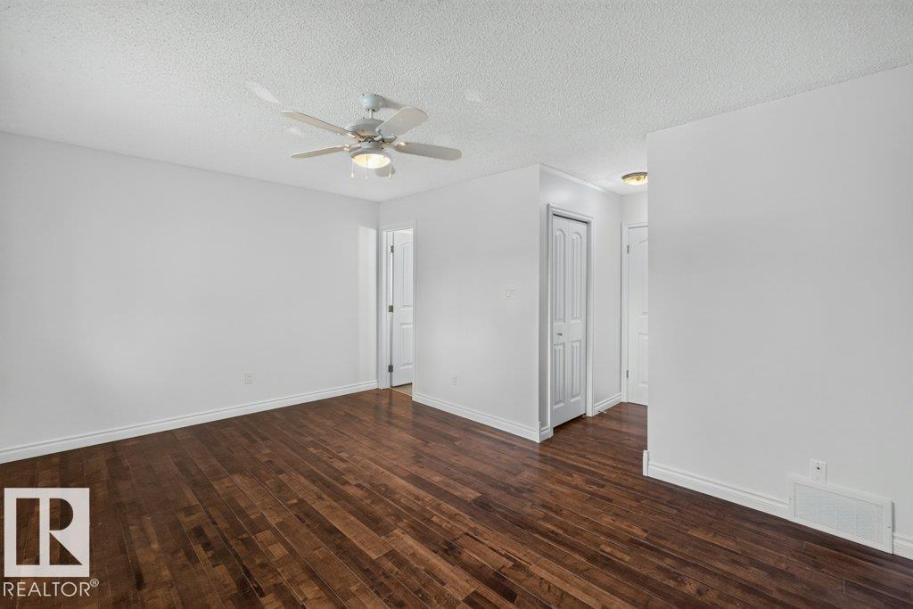 8720 26 AV NW - 15