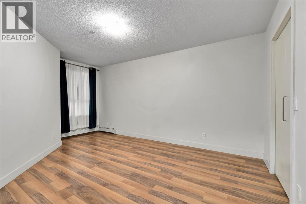 #132 35 Richard Court SW - 14
