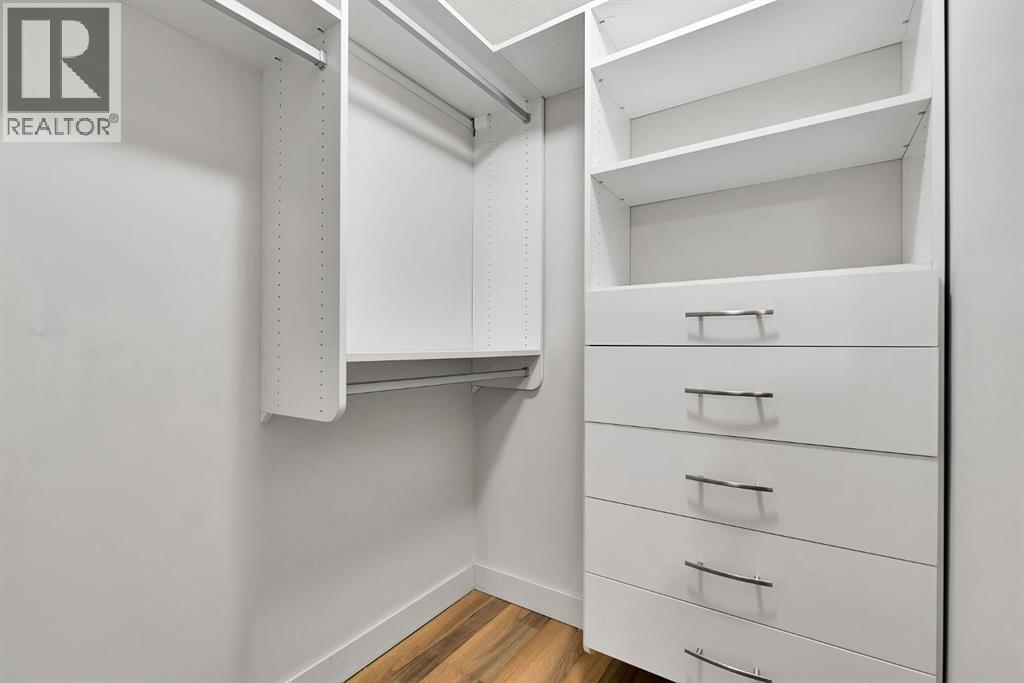 #132 35 Richard Court SW - 17