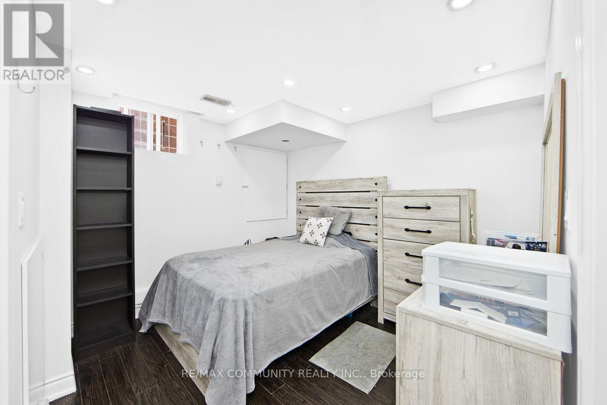 6435 KINGSTON ROAD - 33