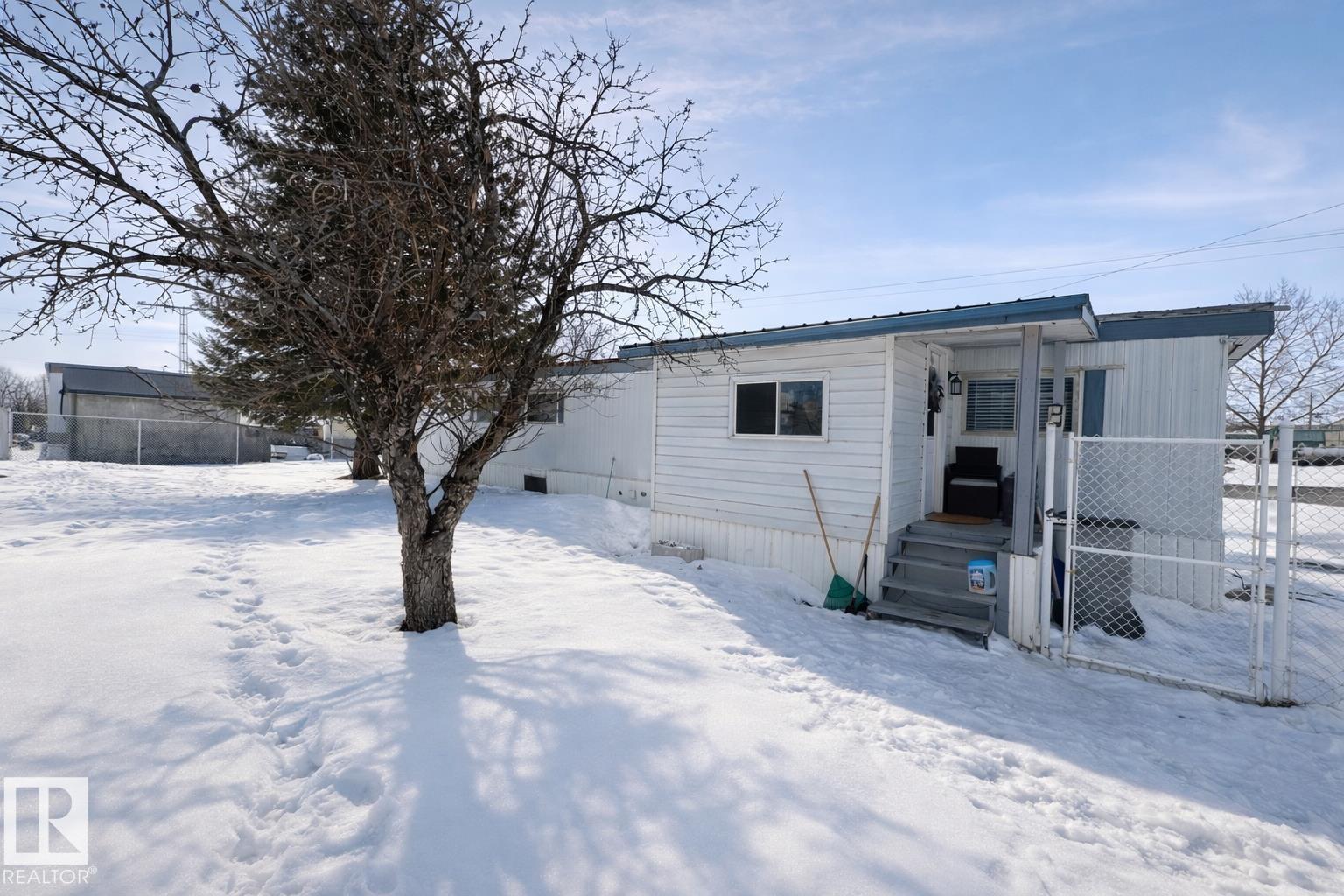 #44 9501 104 Ave - 1